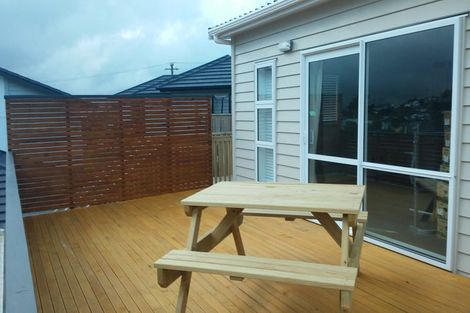 Photo of property in 104b Glanmire Road, Newlands, Wellington, 6037