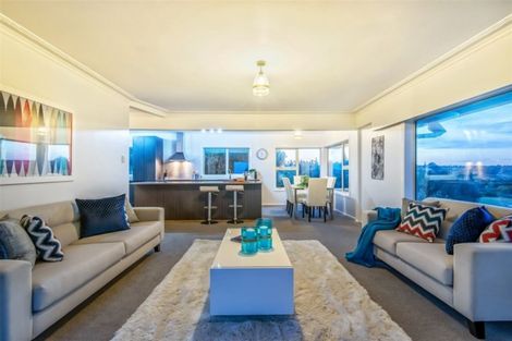 Photo of property in 2/46 Gill Avenue, Te Atatu Peninsula, Auckland, 0610