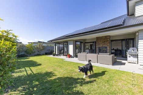 Photo of property in 1 Nikau Way, Riverhead, 0820