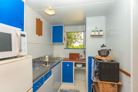 Photo of property in 22 Hemara Street, Waikanae Beach, Waikanae, 5036
