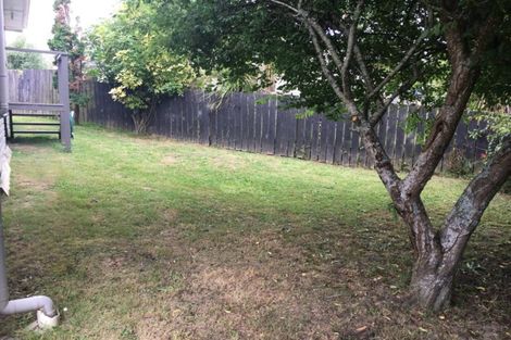 Photo of property in 24 Woodside Road, Massey, Auckland, 0614