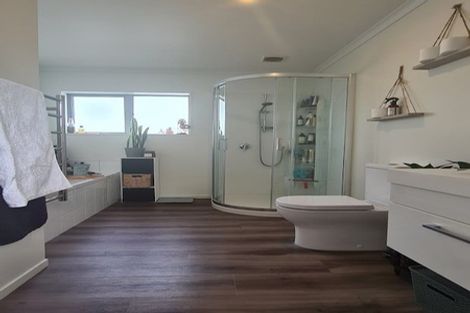 Photo of property in 151 Amesbury Drive, Churton Park, Wellington, 6037