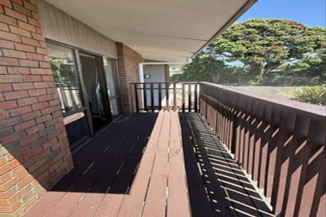 Photo of property in 40 Whangaparaoa Road, Red Beach, 0932