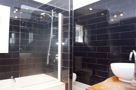 Photo of property in 54 Kervil Avenue, Te Atatu Peninsula, Auckland, 0610