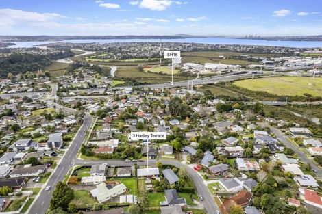 Photo of property in 3 Hartley Terrace, Massey, Auckland, 0614