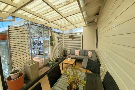 Photo of property in 10 Wera Street, Hawera, 4610