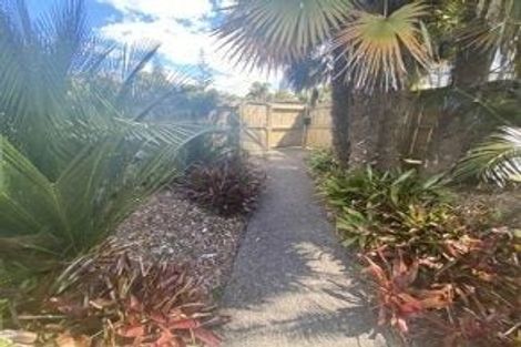 Photo of property in 23 Hogans Road, Glenfield, Auckland, 0629