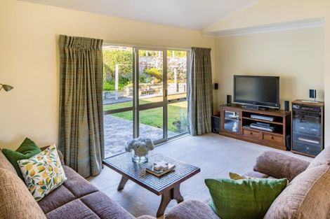 Photo of property in 3 Mariners Way, Whitby, Porirua, 5024