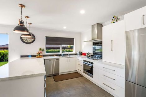 Photo of property in 9 Magnolia Crescent, Tawhero, Whanganui, 4501