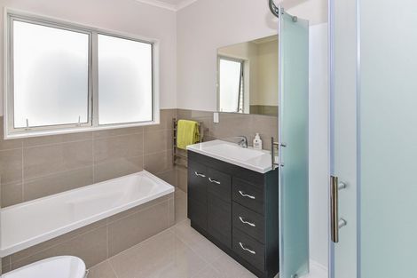 Photo of property in 11 Hakawai Avenue, Takanini, 2112