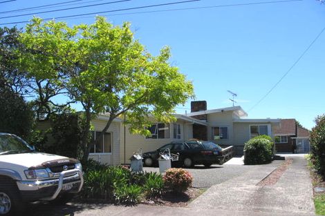 Photo of property in 2/6 Stratford Avenue, Milford, Auckland, 0620