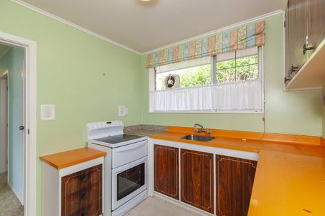 Photo of property in 30a Rewarewa Crescent, Waikanae, 5036
