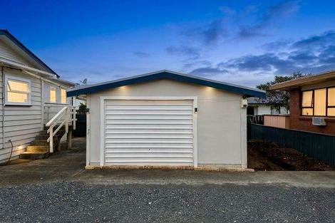 Photo of property in 33a Gloucester Road, Manurewa, Auckland, 2102