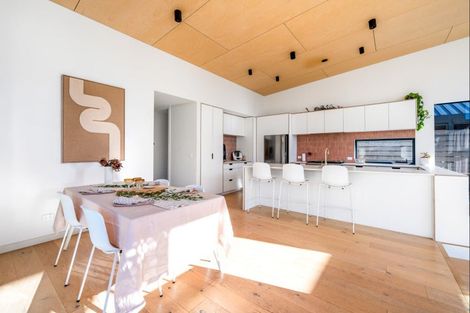 Photo of property in 17 Doug Ledgerwood Drive, Wanaka, 9305