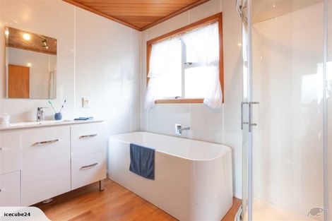 Photo of property in 171 Broderick Road, Johnsonville, Wellington, 6037