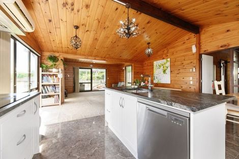 Photo of property in 107 Becroft Drive, Forrest Hill, Auckland, 0620