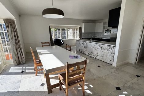 Photo of property in 14 Roslyn Road, Bluff Hill, Napier, 4110