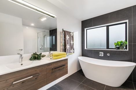 Photo of property in 17b Alexandra Street, Riverhead, 0820