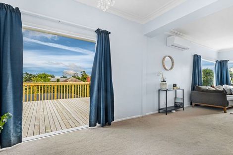 Photo of property in 11 Craigbank Avenue, New Lynn, Auckland, 0600