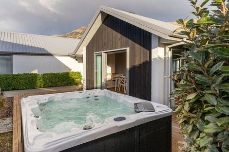 Photo of property in 3 Shipton Court, Lower Shotover, Queenstown, 9304