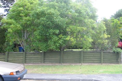 Photo of property in 2/20 Cassandra Grove, Totara Vale, Auckland, 0629