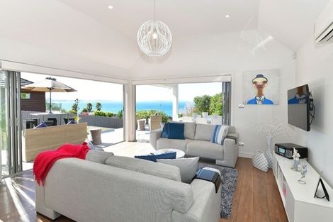 Photo of property in 110 Vipond Road, Stanmore Bay, Whangaparaoa, 0932