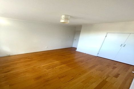 Photo of property in 19 Finlow Drive, Te Atatu South, Auckland, 0610