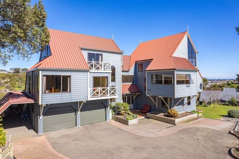 Photo of property in 22 Shakespeare Road, Bastia Hill, Whanganui, 4500