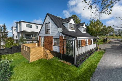 Photo of property in 1/4227 Great North Road, Glendene, Auckland, 0602