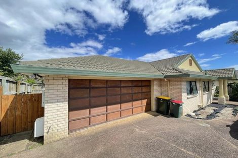 Photo of property in 12 John Brooke Crescent, East Tamaki Heights, Auckland, 2016