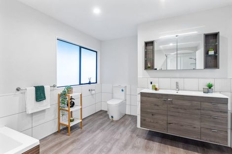 Photo of property in 6 The Avenue, Paraparaumu Beach, Paraparaumu, 5032