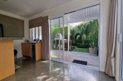 Photo of property in 17 Bevyn Street, Castor Bay, Auckland, 0620