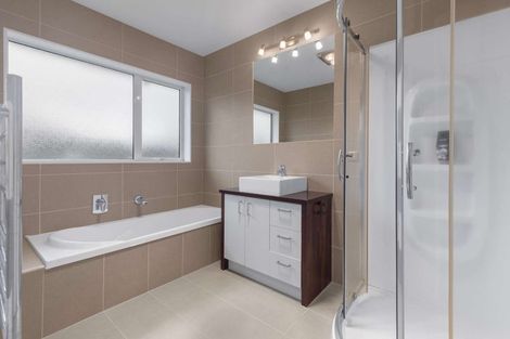 Photo of property in 32 Carroll Place, Owhata, Rotorua, 3010
