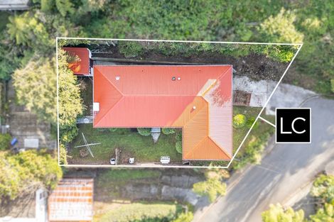 Photo of property in 23 Governor Road, Northland, Wellington, 6012