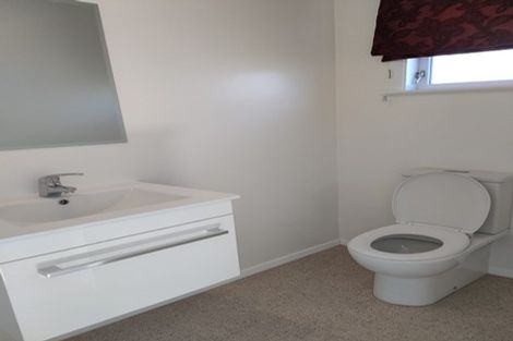 Photo of property in 17 Birdwood Road, Waterloo, Lower Hutt, 5011