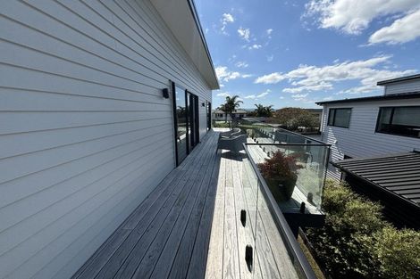 Photo of property in 16 Mutetai Road, Clarks Beach, 2122