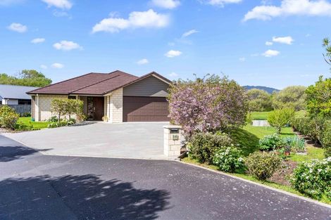 Photo of property in 38 Titoki Road, Waikanae Beach, Waikanae, 5036