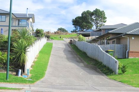 Photo of property in 37 Roberta Crescent, Orewa, 0931