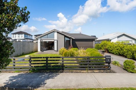 Photo of property in 9 Wheriko Avenue, Glenbrook, 2681