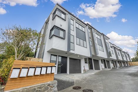Photo of property in 4/163 Edmonton Road, Te Atatu South, Auckland, 0610