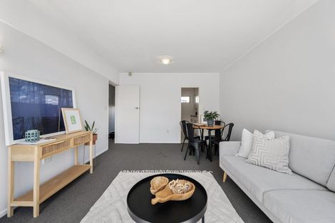 Photo of property in 10/4f Claremont Grove, Mount Victoria, Wellington, 6011