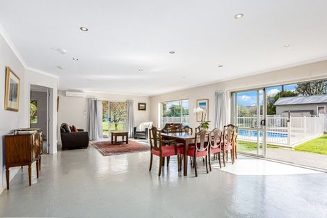 Photo of property in 41-43 Greenaway Road, Waikanae, 5036