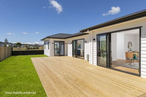 Photo of property in 39 Mcindoe Road, Kumeu, 0810