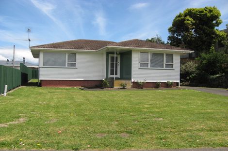 Photo of property in 19 Mckenzie Road, Mangere Bridge, Auckland, 2022