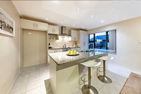 Photo of property in 147 Keri Vista Rise, Papakura, 2110