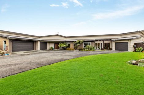 Photo of property in 10 Millbrook Drive, Waiuku, 2683