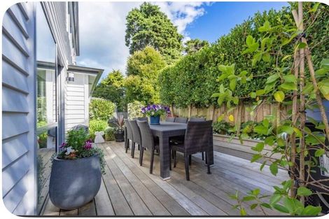 Photo of property in 20d Kaurilands Road, Titirangi, Auckland, 0604