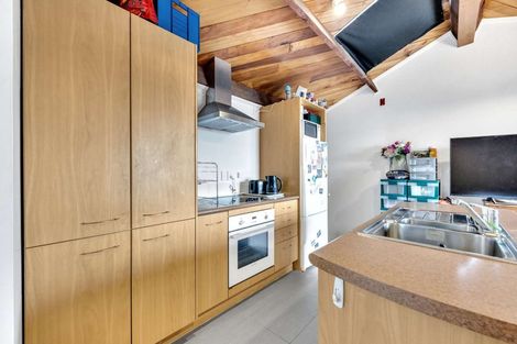 Photo of property in Metro Apartments, 21/220 Thorndon Quay, Pipitea, Wellington, 6011