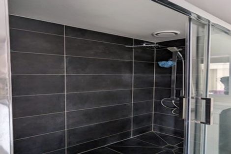 Photo of property in 1h/10 Crown Lynn Place, New Lynn, Auckland, 0600