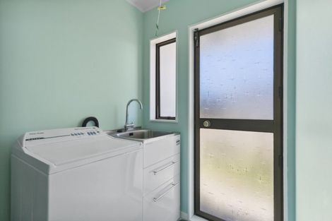 Photo of property in 7 Cathie Place, Karori, Wellington, 6012